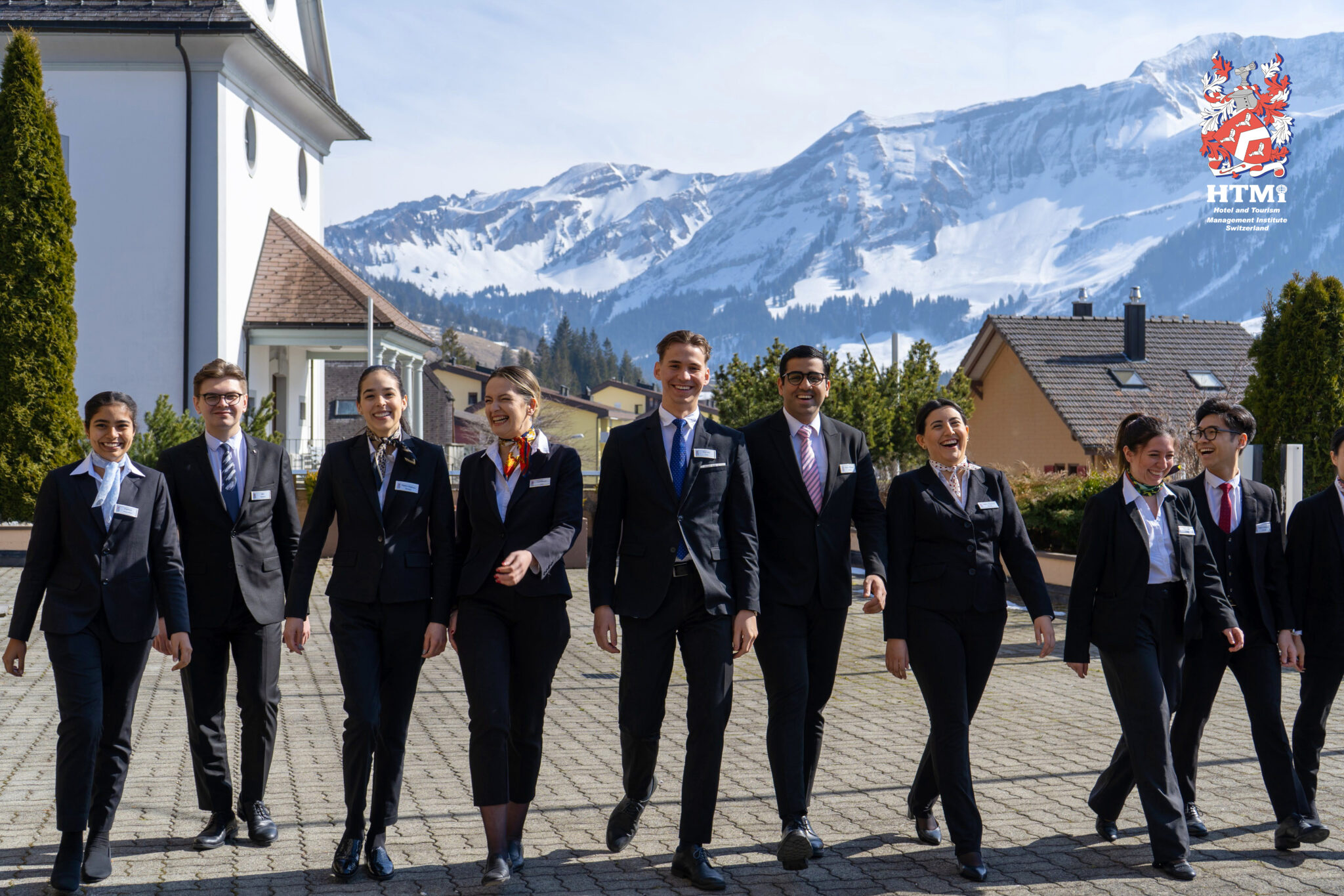 HTMi-Switzerland-Moving-Forward-–-2022-2048x1365